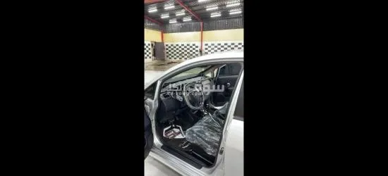 فيرسا صالون نيسان2010