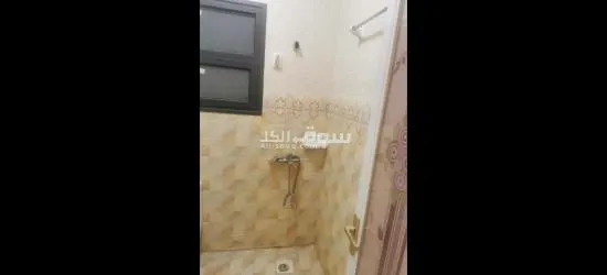 مطلوب بنت شريكة في السكن