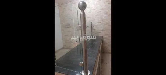 زجاج محل مقهى او مطعم