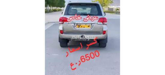 سيارة لاند كروزر2011 نظيفه بحالة الوكالة
