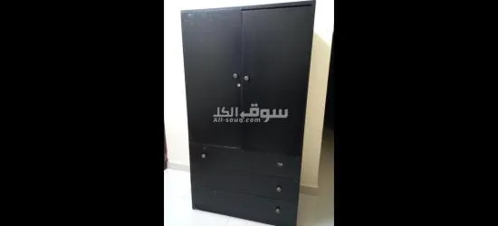 خزانة سوداء مستعملة