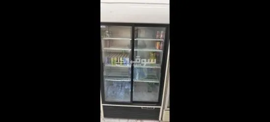 ثلاجة حجم كبير عرض بحالة ممتازة
