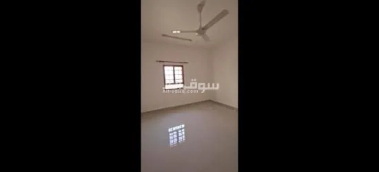 للايجار فيلا مؤثثة وممتازة وبموقع ممتاز بالقرب من مسجد جامع محمد الامين ومن محطة نفط عمان - 3