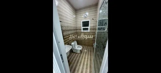 للايجار شقة ممتازة في الدور الاول وبمساحة واسعة في المعبيلة الجنوبية بالقرب من الممشى في شارع الخير - 7