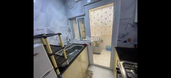 للايجار شقة نظيفة ومفروشة وبموقع ممتاز في المعبيلة خلف نيستو في شارع النزهة في برج النخلة - 9