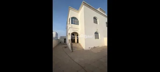 للايجار فيلا بطابقين مستقلة جزء مفروشة ممتازة  في المعبيلة في حي الراوية بالقرب من جامع الصالحين