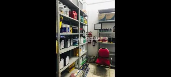 محل لبيع قطع غيار السيارات الجديدة - 12